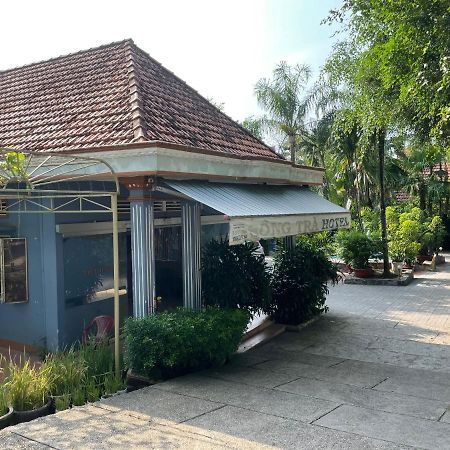 Song Tra Hotel Thu Dau Mot Exterior photo